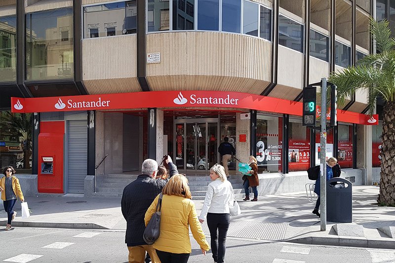 Rotulo Banco Santander Alicante Luceros